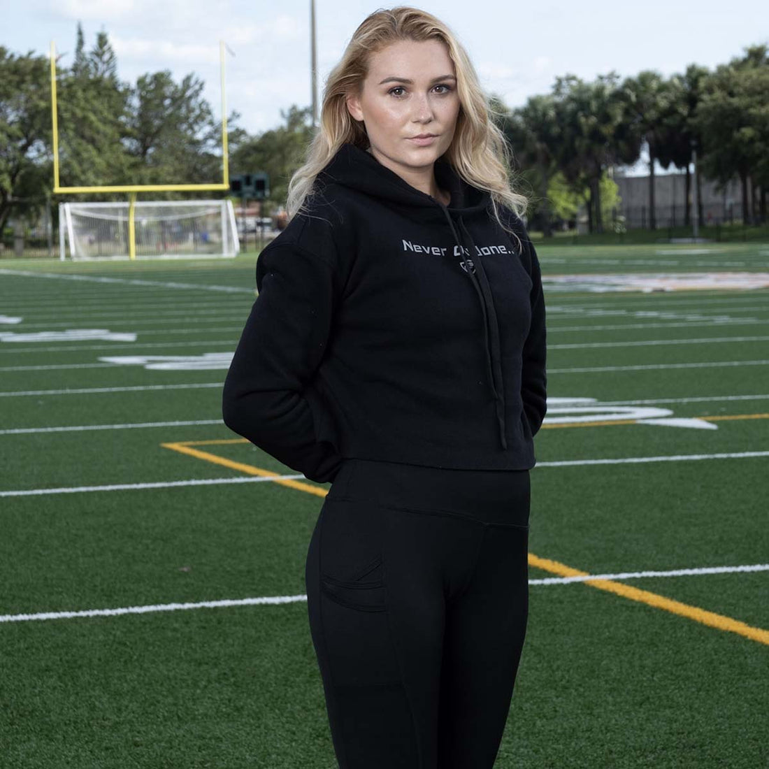 Cropped Sweatshirt w/ Hoody